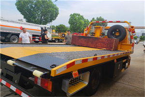 白玉附近拖车电话号码服务